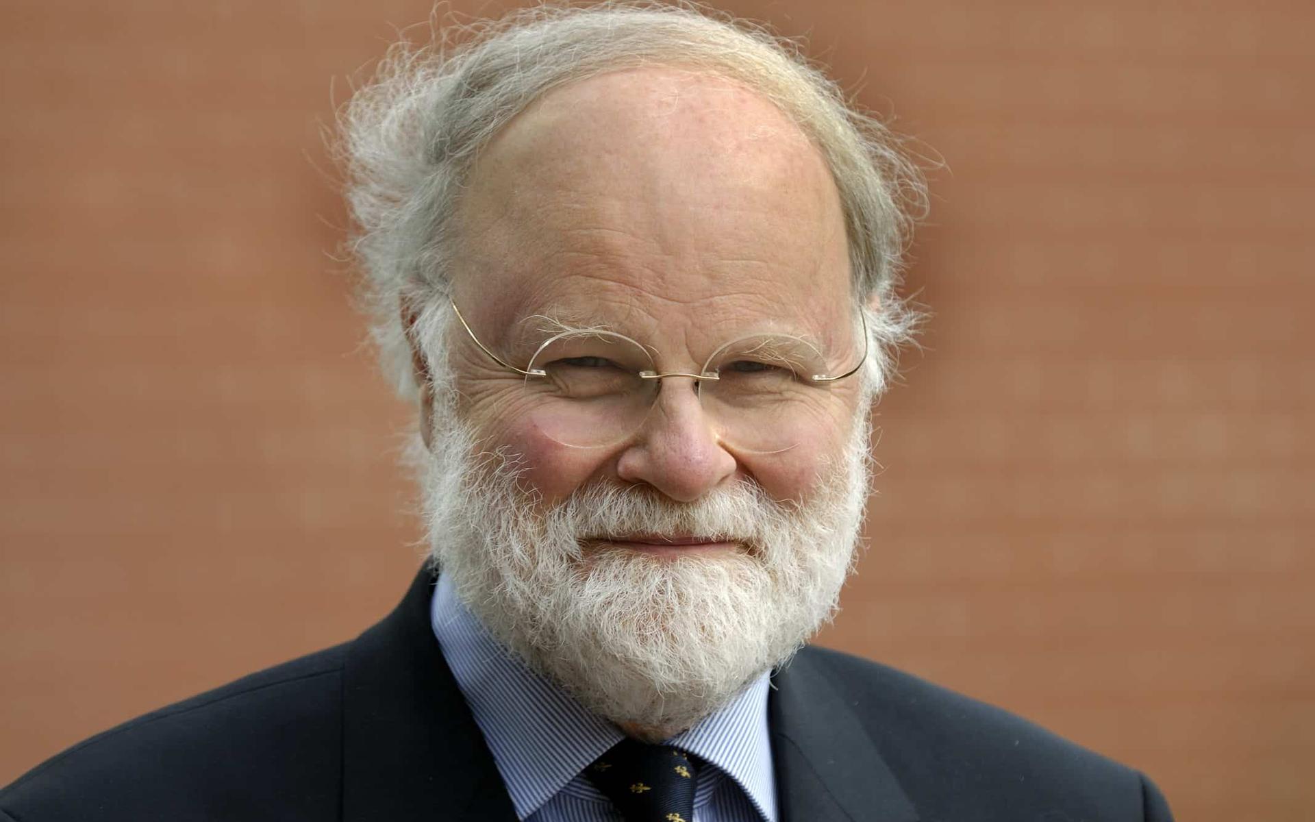 Manfred Lütz ist Psychiater, Theologe und Bestsellerautor.