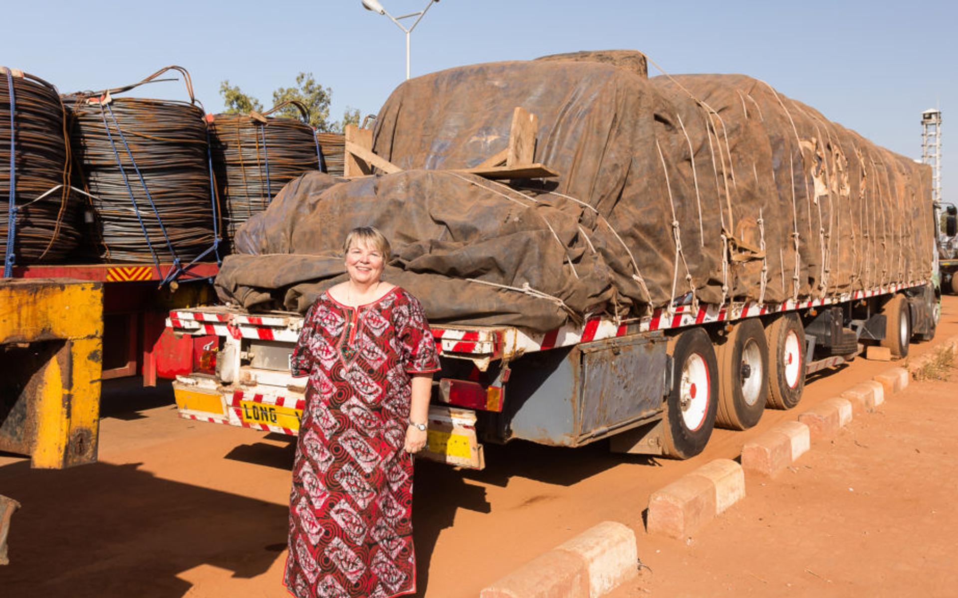 Missionarin Katee Sheppard betet für LKW-Fahrer