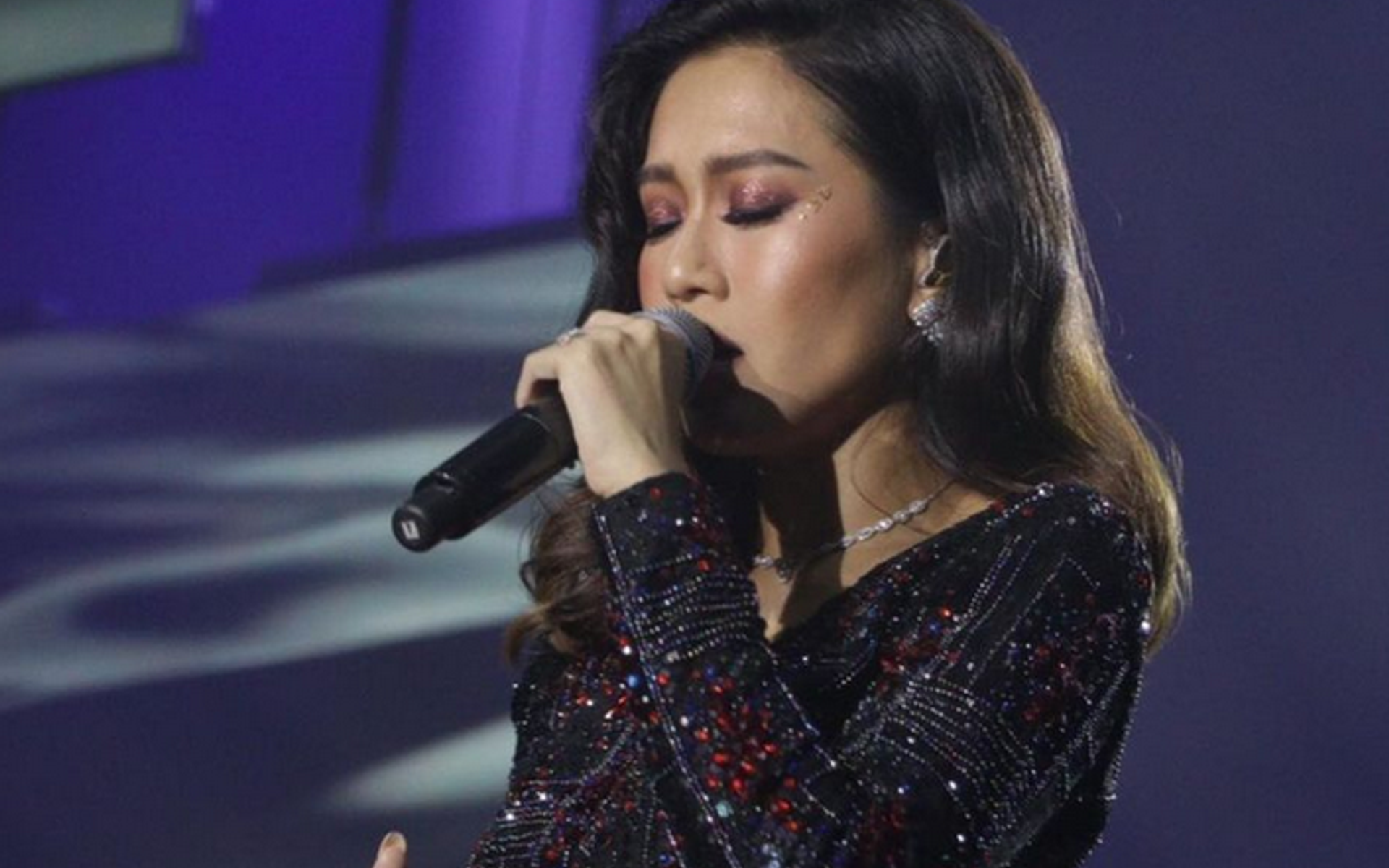 Rachelle Ann Go bei einem Konzert