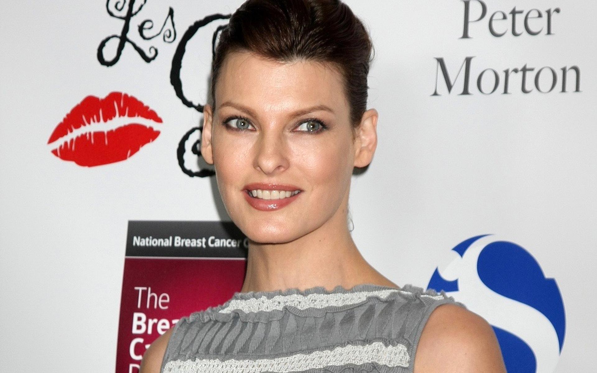 Linda Evangelista vor ihrer Operation