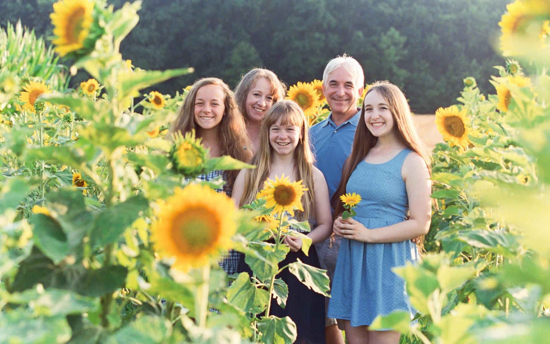 Sarah Anne Sumpolec mit ihrer Familie