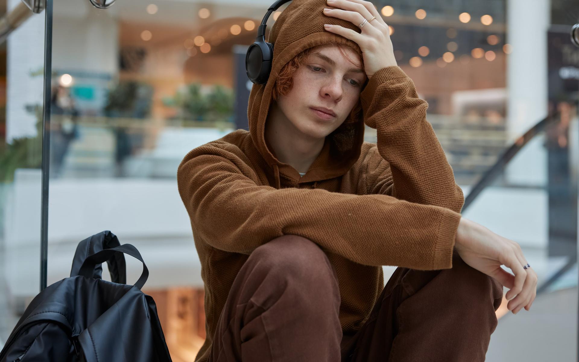 Junge mit Schuldgefühlen