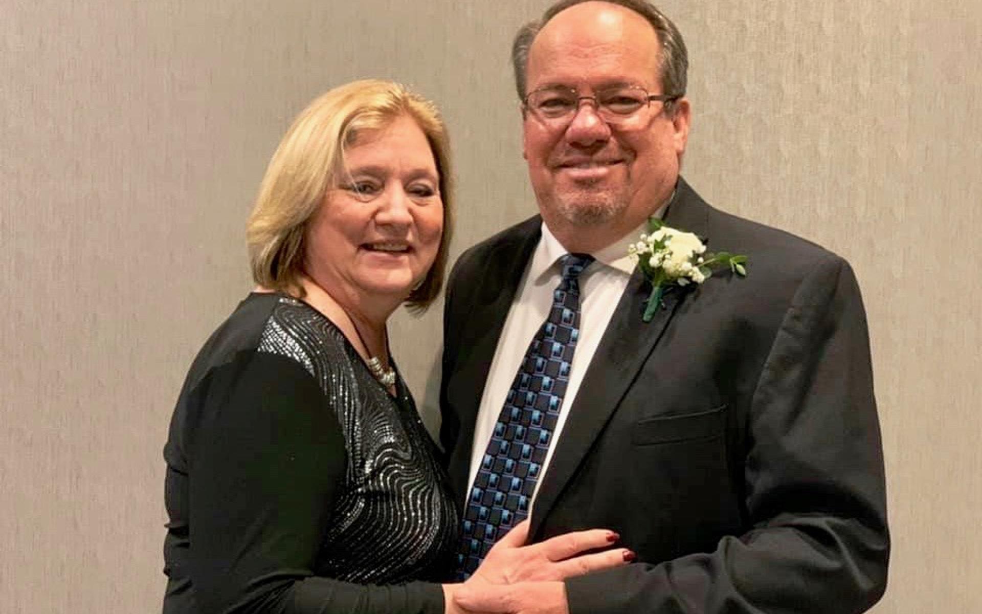 Pastor Randy DePriest mit seiner Frau