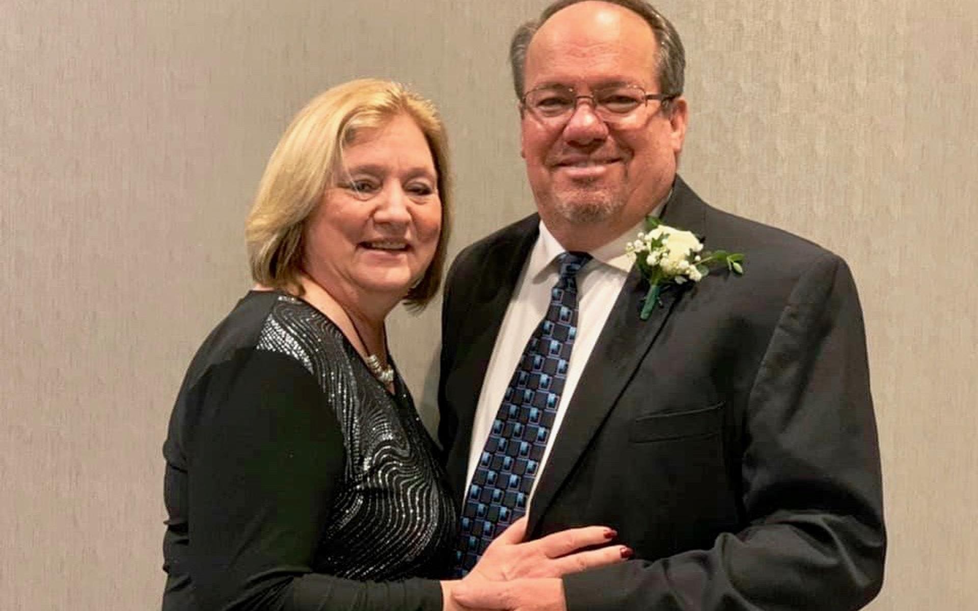 Pastor Randy DePriest mit seiner Frau