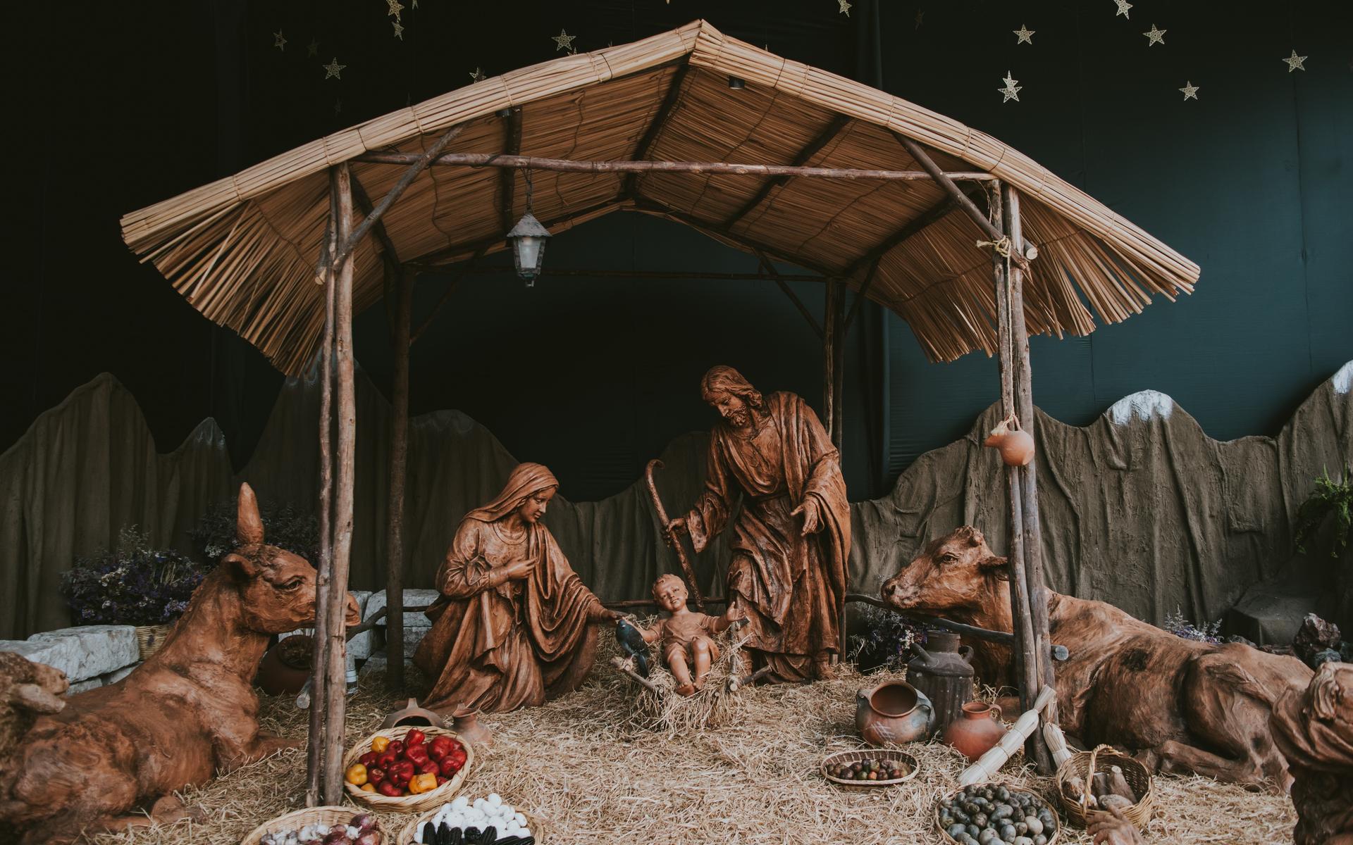 Eine Krippe mit Maria, Josef und Jesus