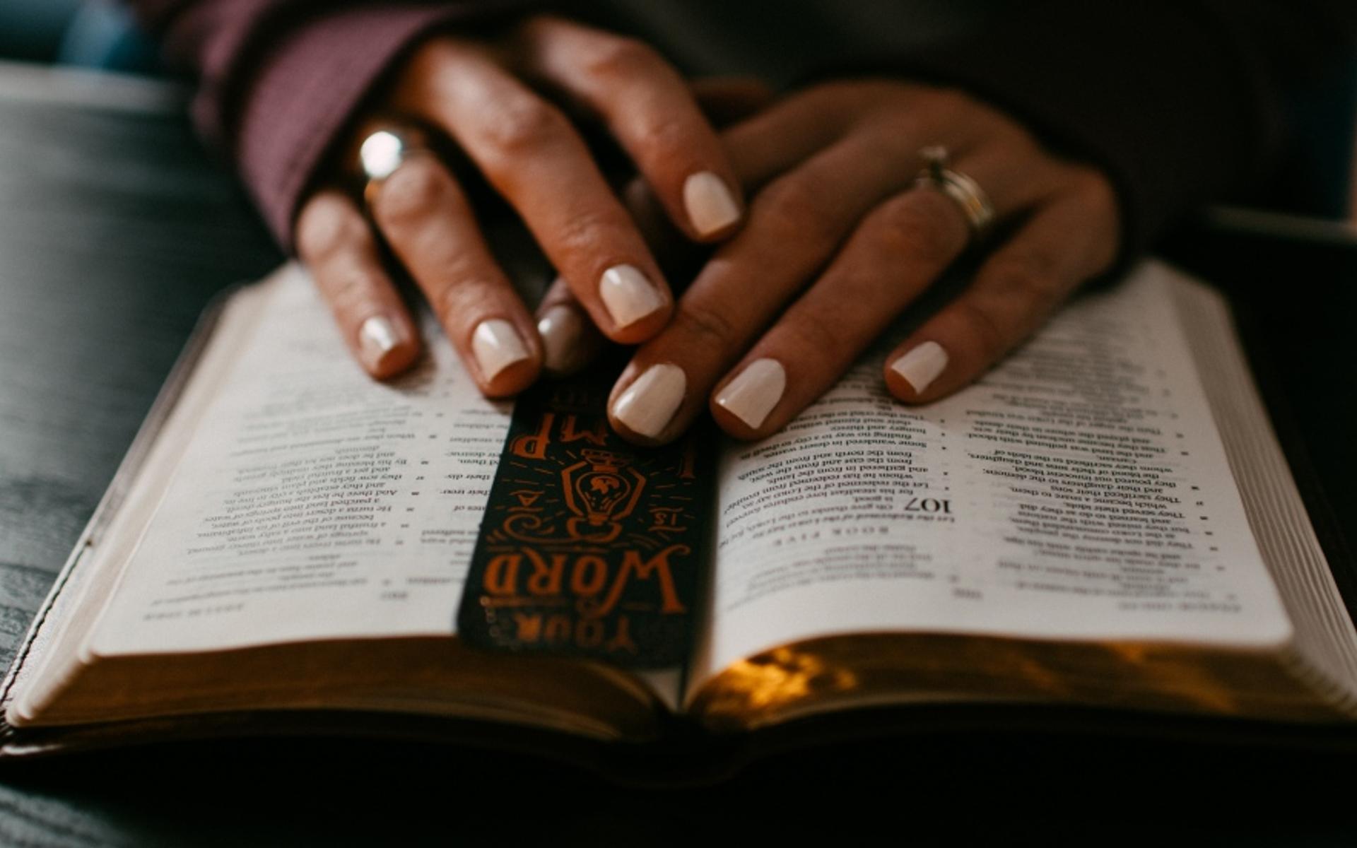 Stellung der Frau in der Bibel