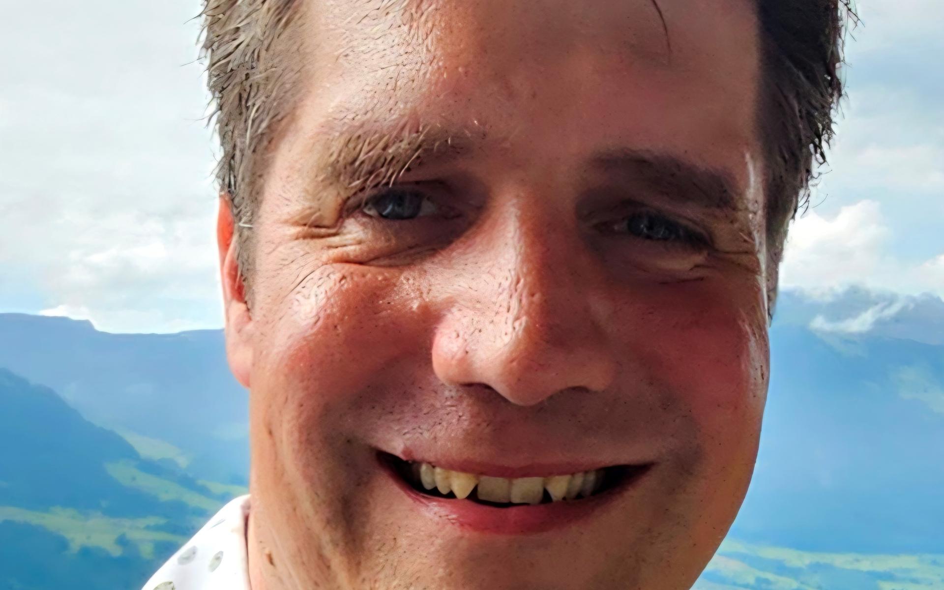 Dr. med. Andreas Hochstrasser ist Facharzt für Medizinische Onkologie.