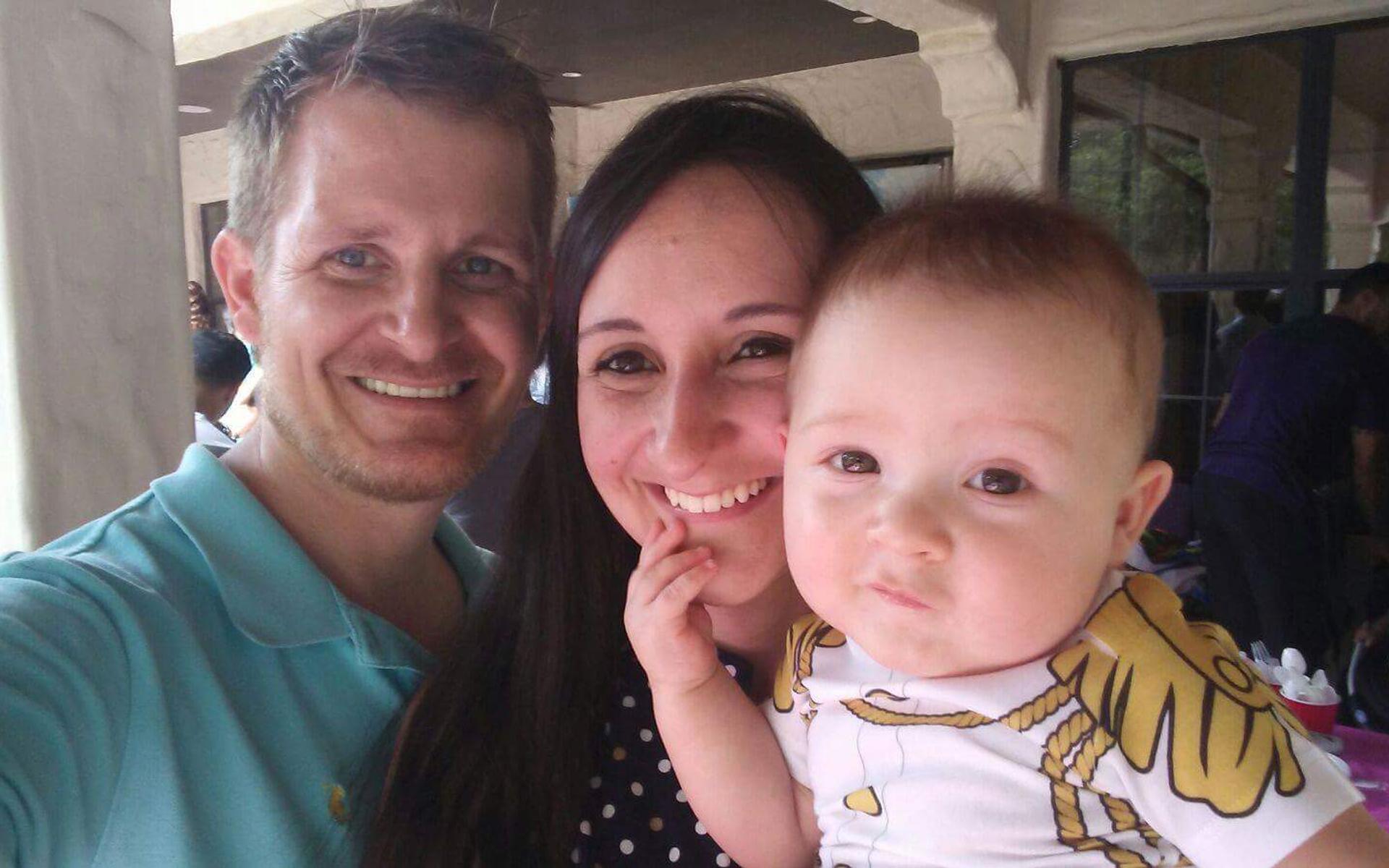Jonathan Hacker mit seiner Frau und seinem Kind