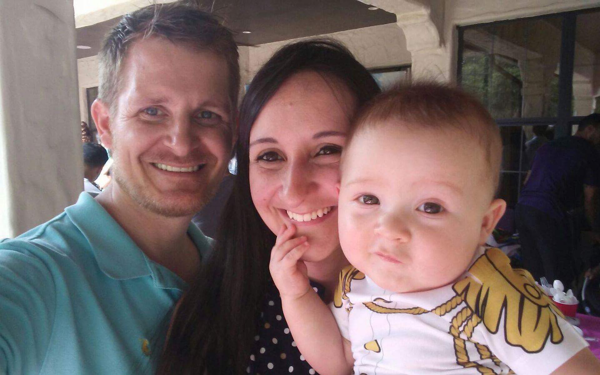 Jonathan Hacker mit seiner Frau und seinem Kind