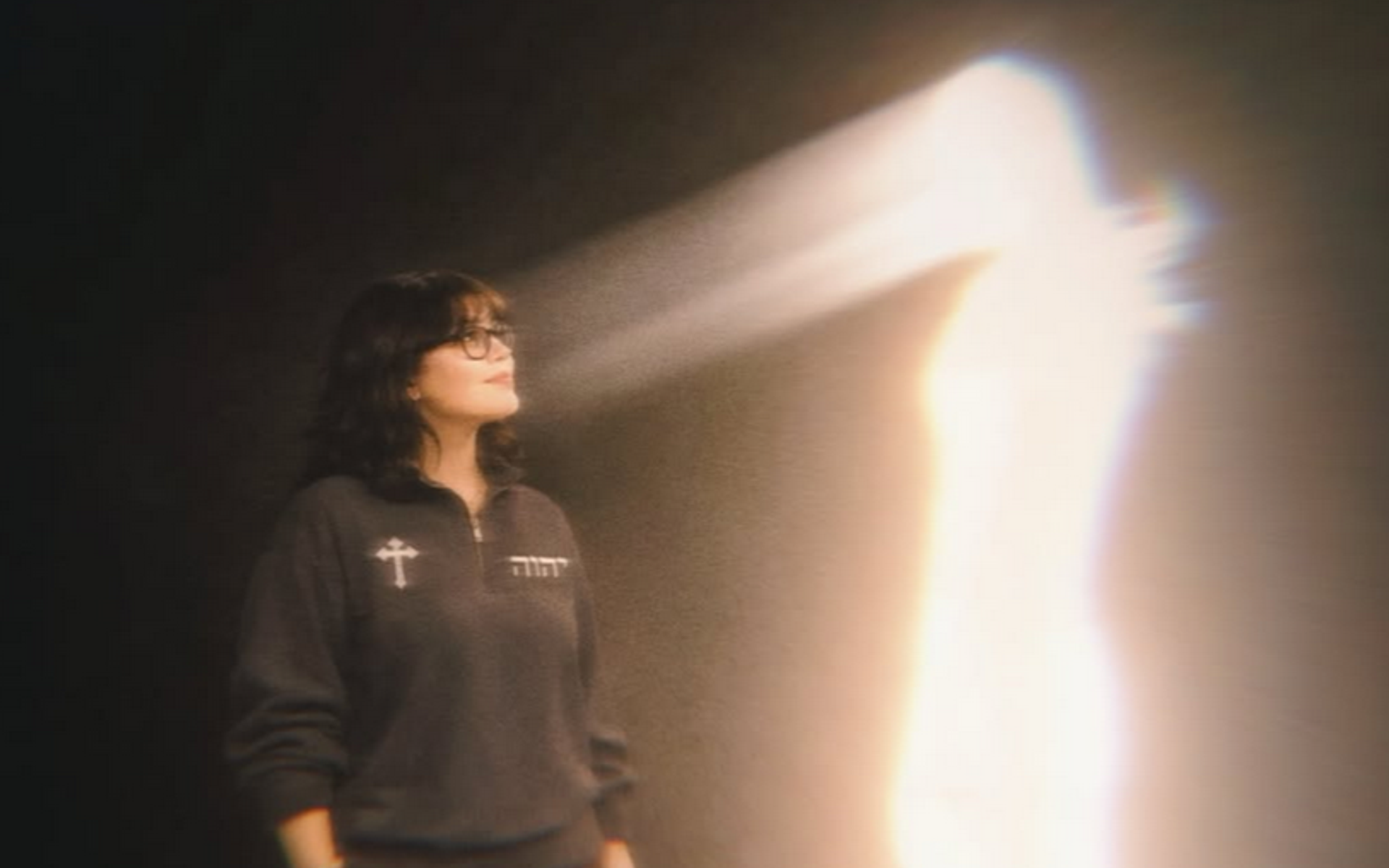 Melanie Rivas kreierte neben vielen Gemälden ihre eigene Modelinie «Wear Your Faith»