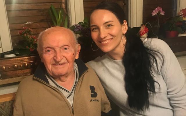 Sandy Bucher mit dem Grossvater ihres Mannes