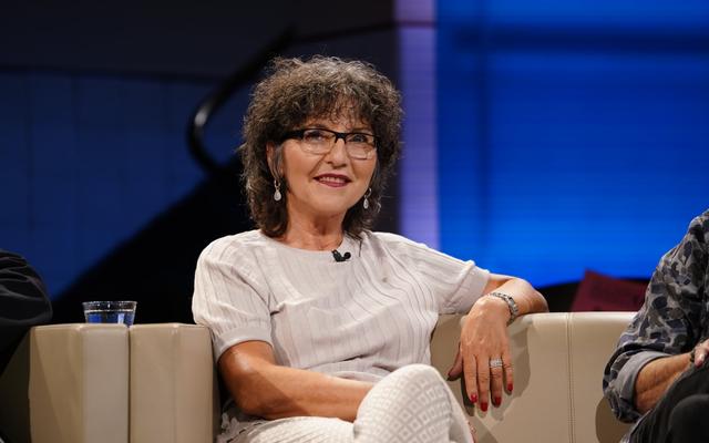 Zoë Bee