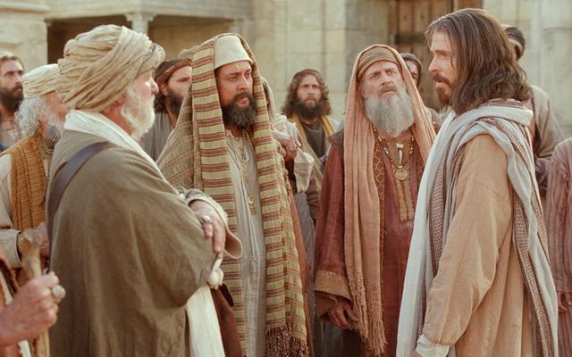 Filmausschnitt aus Son of God: Jesus im Gespräch mit dem Pharisäern