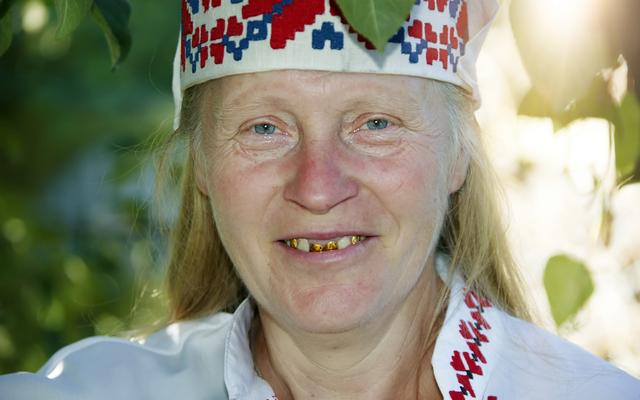 Ältere russische Frau