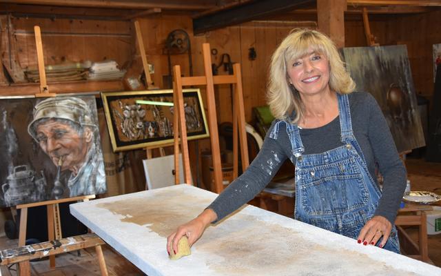 Carmela Inauen in ihrem Kunstatelier