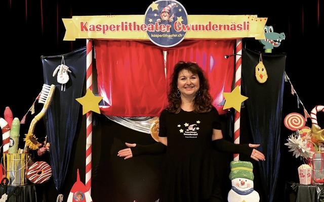 Manuela Steiner mit ihrem Kasperlitheater «Gwundernäsli»