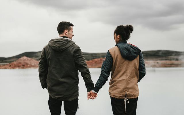 Warum entscheidet man sich für eine Partnerschaft?