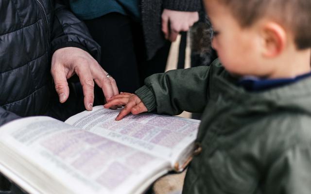 Es ist wichtig, den Kindern schon früh den Glauben weiterzugeben