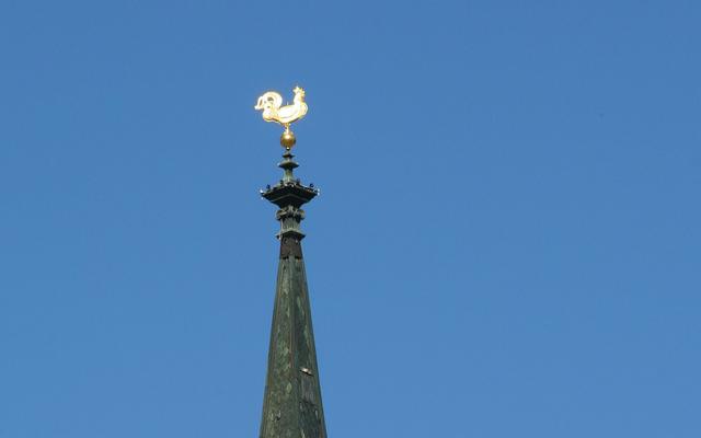 Hahn auf dem Kirchturm