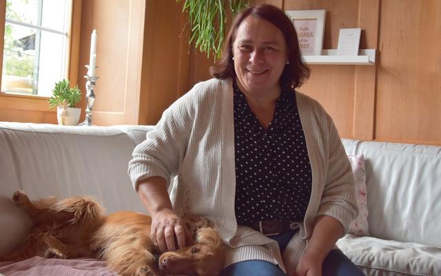 Irene Wehrli mit ihrem Hund Grace