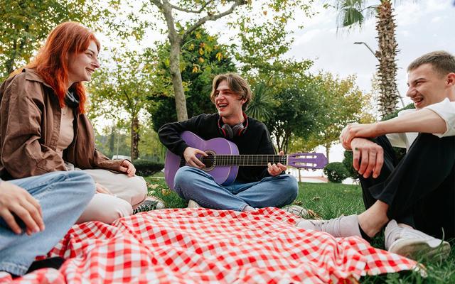 Im Park mit Guitarre