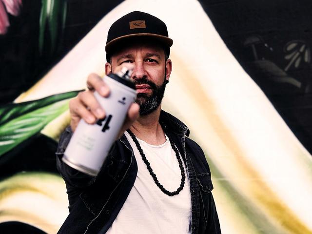 Marcel mit Spraydose