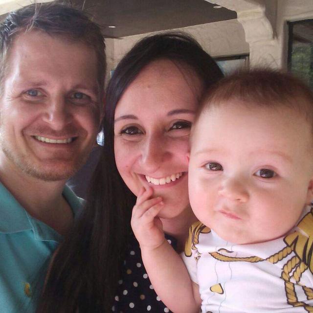 Jonathan Hacker mit seiner Frau und seinem Kind