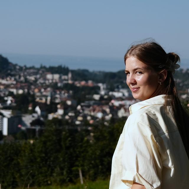 Navina vor Stadtpanorama